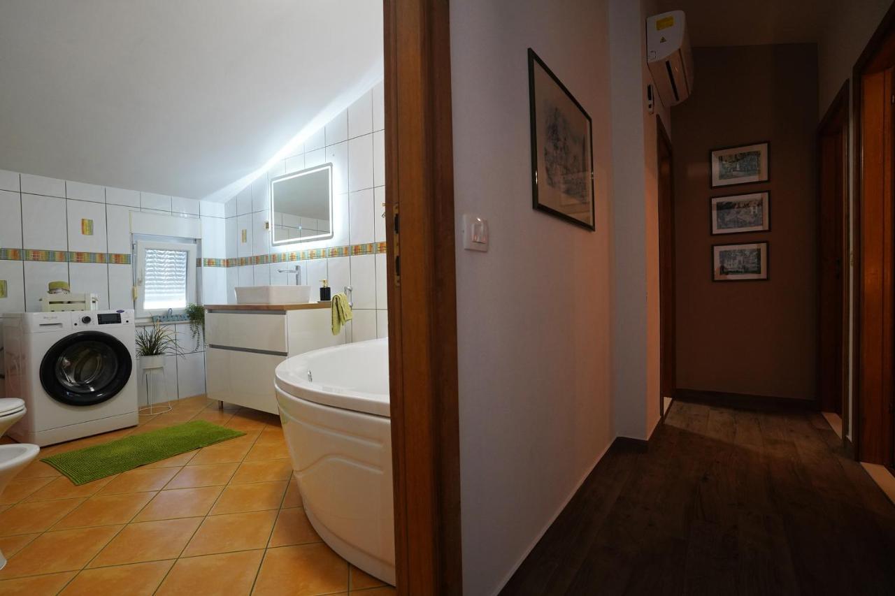 Villa Tago With Heated New Pool Kaštela Eksteriør bilde