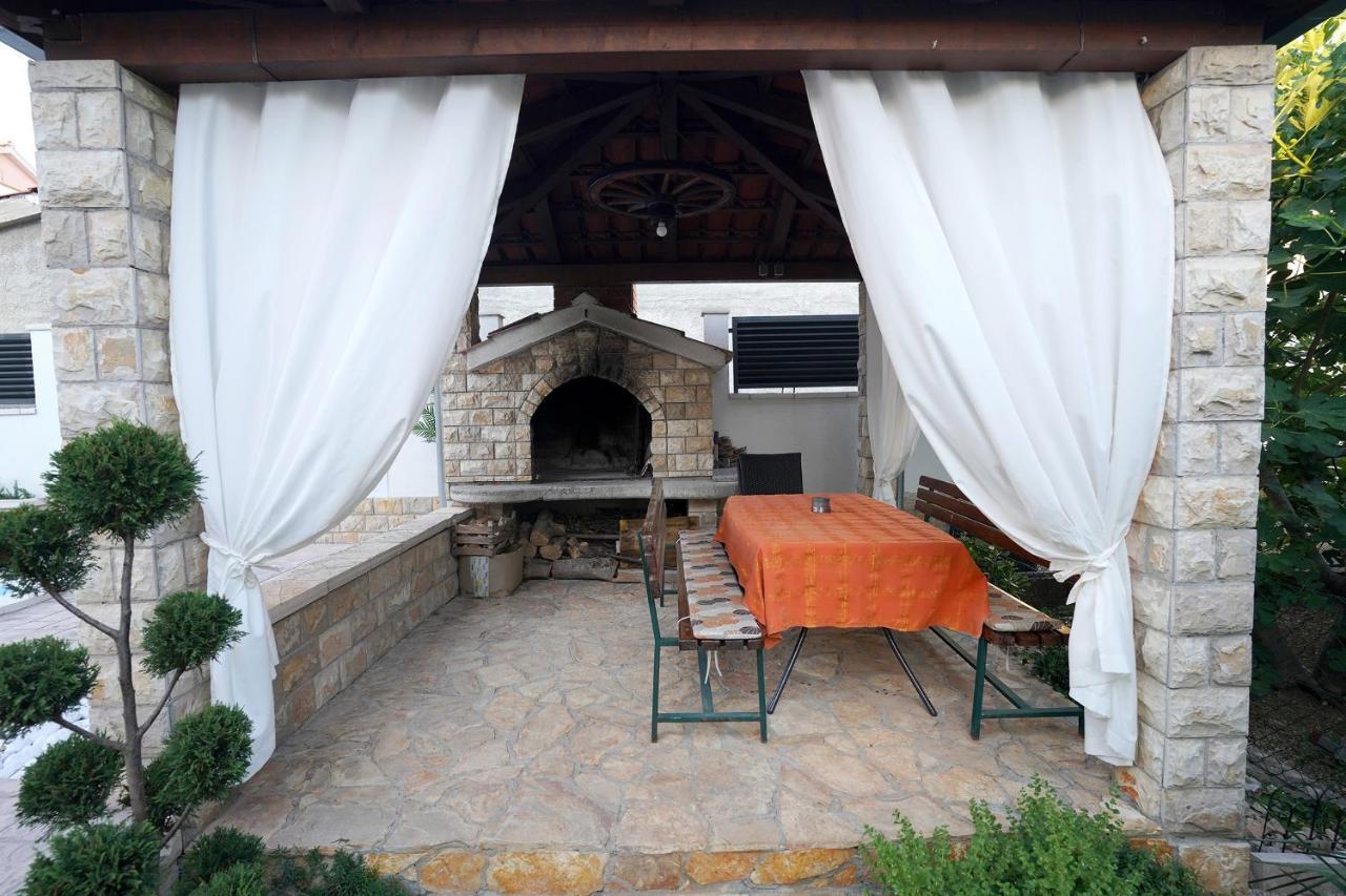 Villa Tago With Heated New Pool Kaštela Eksteriør bilde